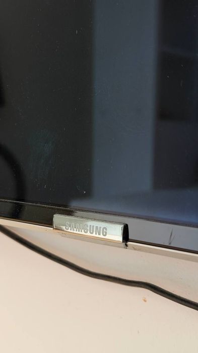 Televisor Samsung grande, 65 polegadas