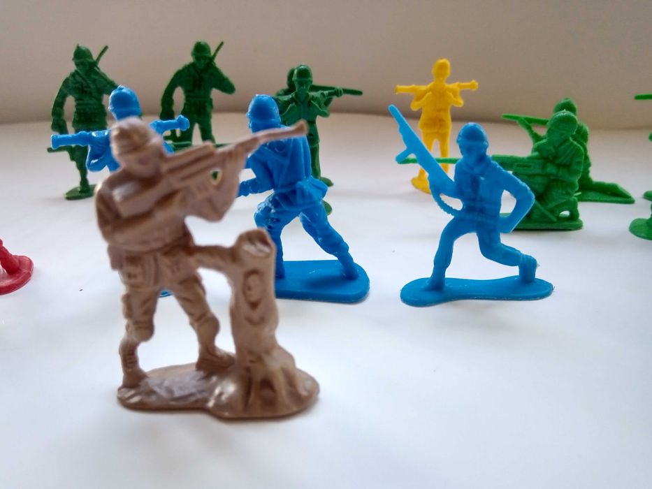 Солдатики разные