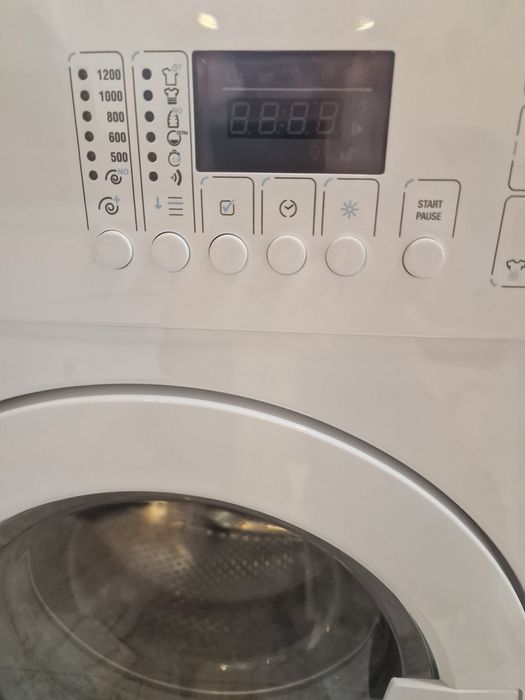 Máquinade lavar e secar Smeg.