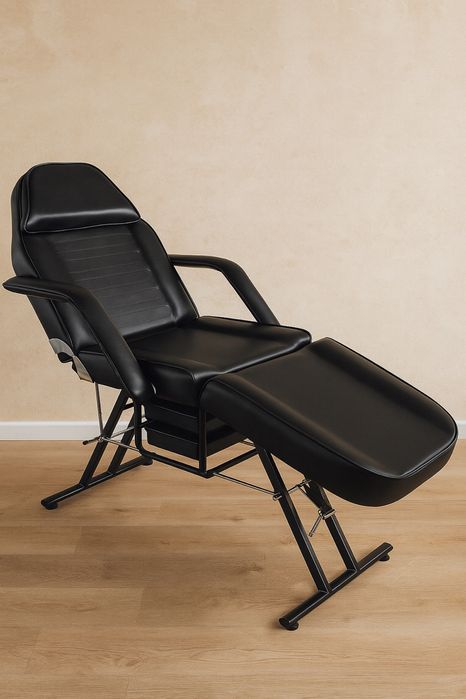 Кушетка чорна косметологічна масажна кушетка для майстра