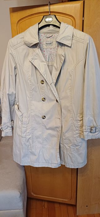 Płaszcz  trencz  R 48,50  porządny materiał. C&A