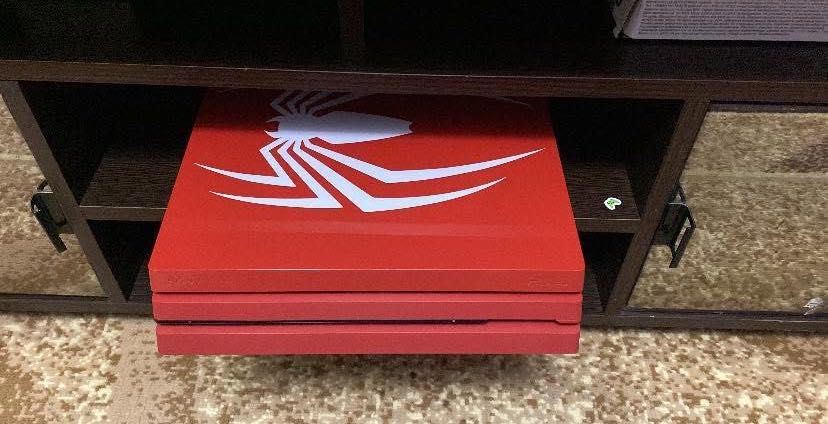 Play Station4 pro limited edition