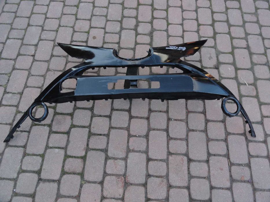 Toyota Aygo 2 Zderzak przód część środkowa 14-18