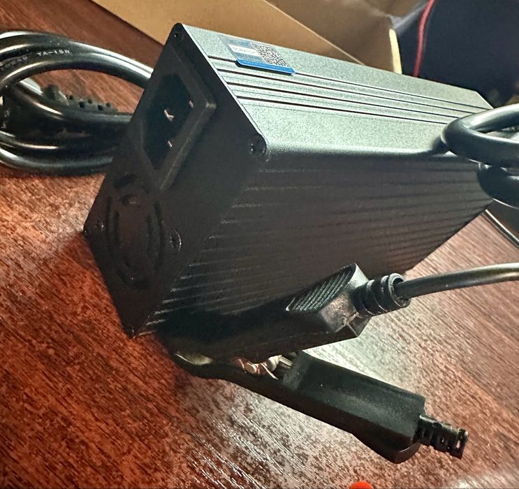 Зарядний пристрій 20A 14.6V LiFePO4