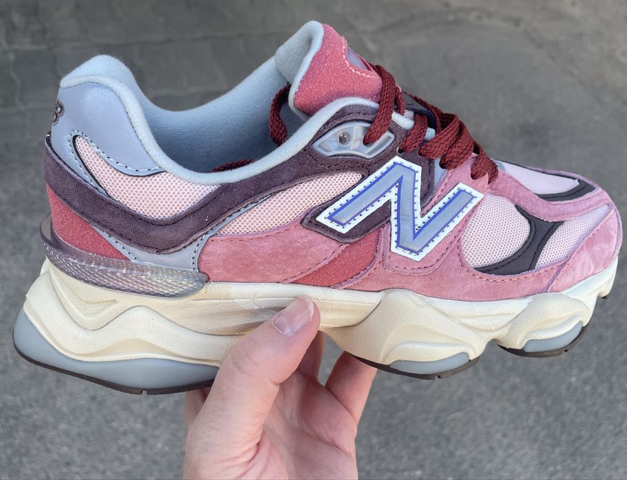 Жіночі кросівки New Balance 9060 Cherry Blossom Pack Mineral Red