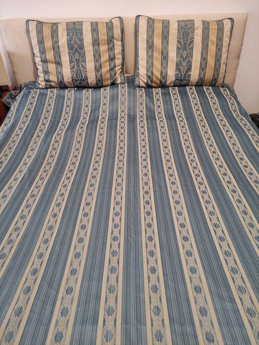 Almofadas e Colcha de cama