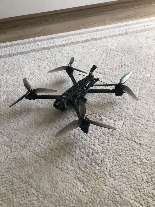 Fpv дрон зі зкидом
