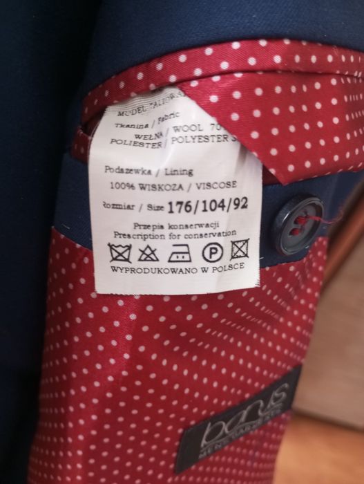 Sprzedam dwa garnitury za jeden garnitur 100zł