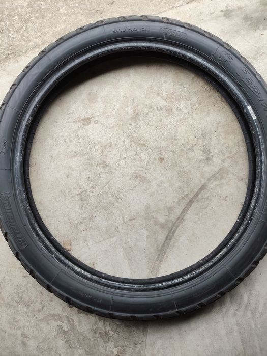 Pneus mistos  em bom estado