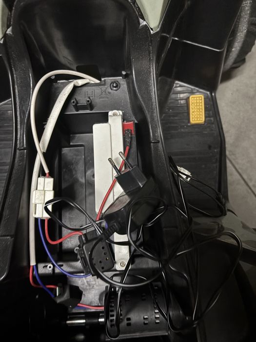 Vendo moto 4 a bateria