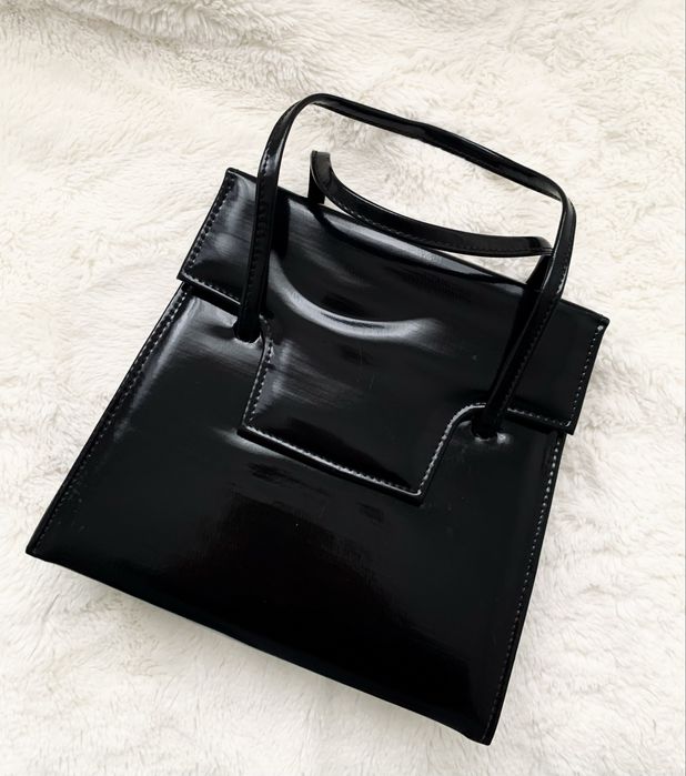 Mała torebka damska vintage do ręki • czarna lakierowana • na 2 ucha