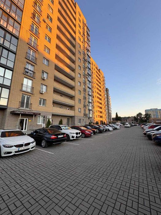 Продаж 2к квартири ЖК Графський з чорновими роботами