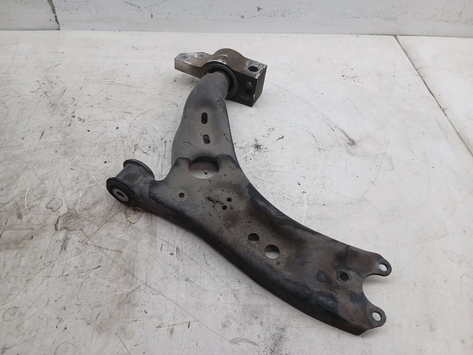 Braço de suspensão frente esquerdo VOLKSWAGEN Passat Variant (365)