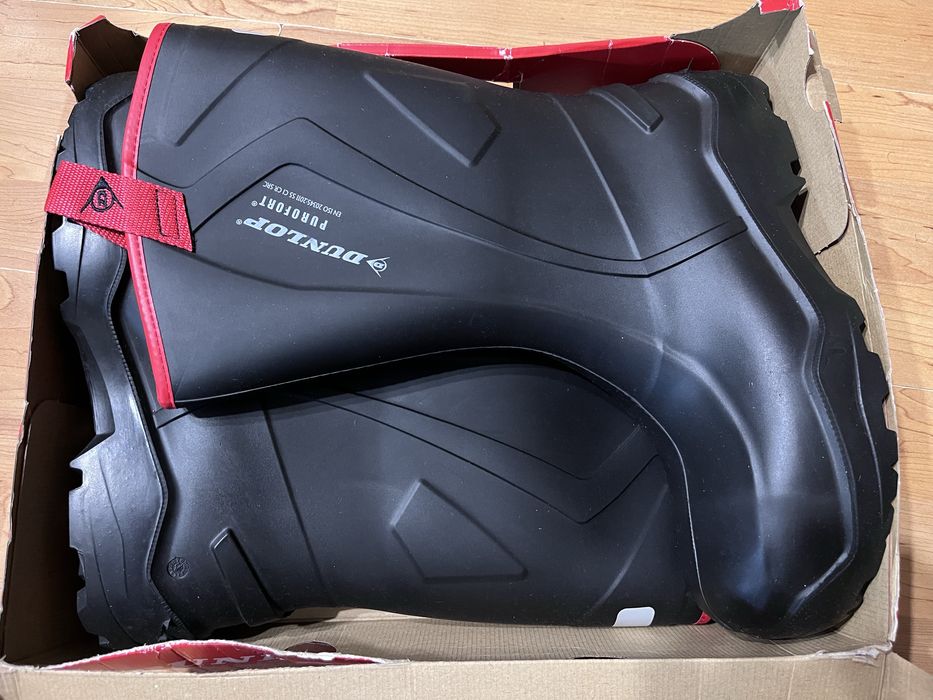 Чоботи гумові Dunlop утеплені до -20, металевий носок.