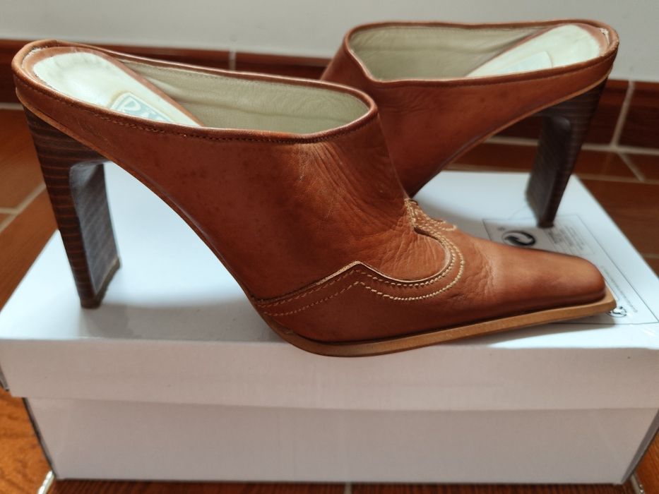 Sapatos em pele, marca Ripa