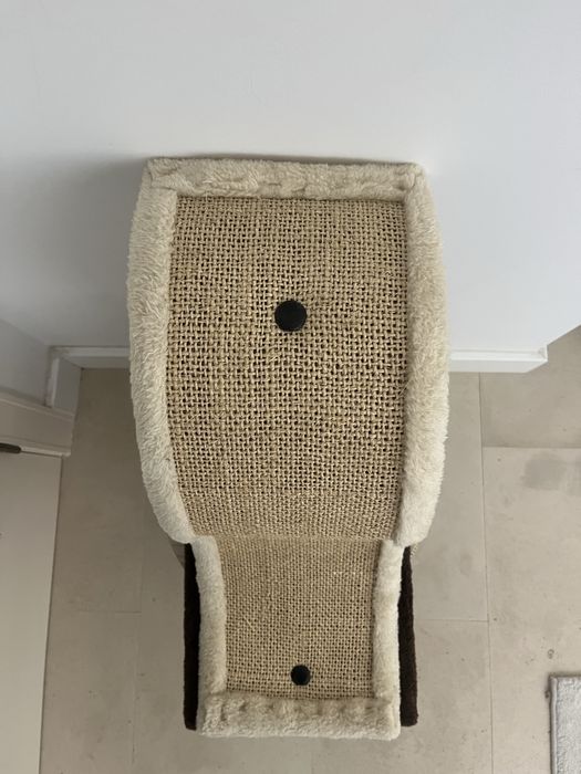 Arranhador para Gato / Cat Scratcher com Plataforma