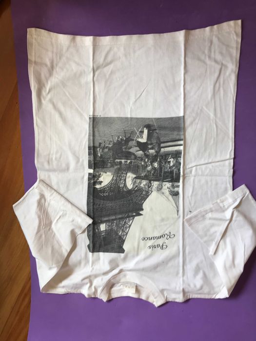 Tshirts de homem a um euro e meio cada.