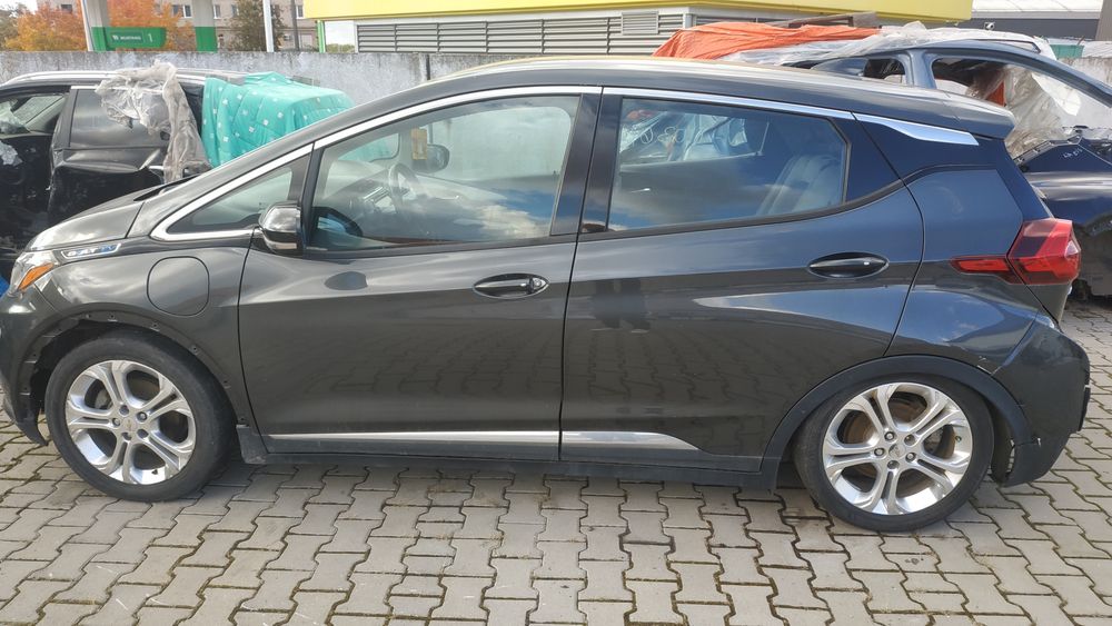 Chevrolet bolt 2018 64кв.