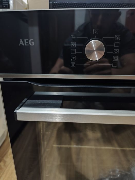 Forno de cozinha AEG novo