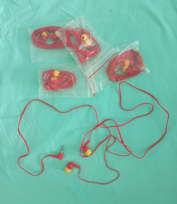 Проводные наушники