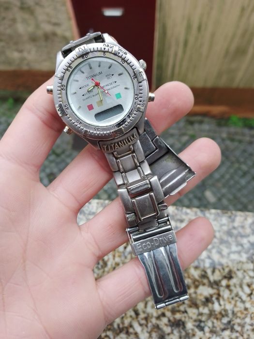 Relógio Titanium Eco Drive