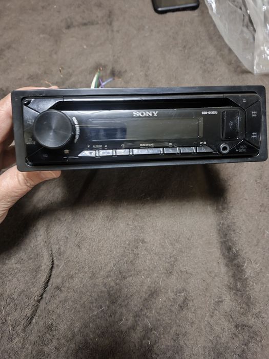 Продам авто магнитолу sony CDX-G30