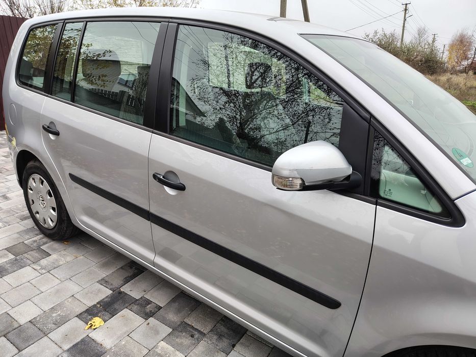 Volkswagen 1,6 Touran СРОЧНО