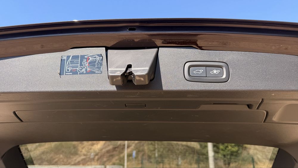 volvo v60 com todos os opciones disponiveis