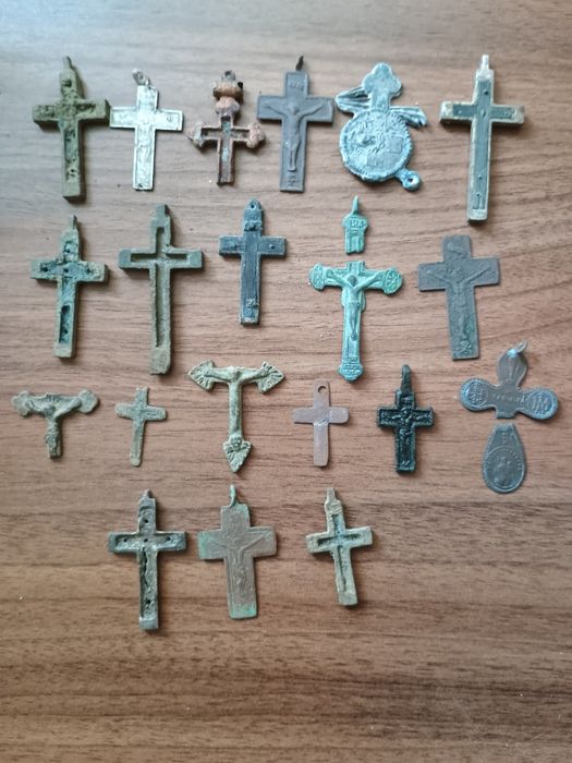 Stare krzyże.Stare krzyże