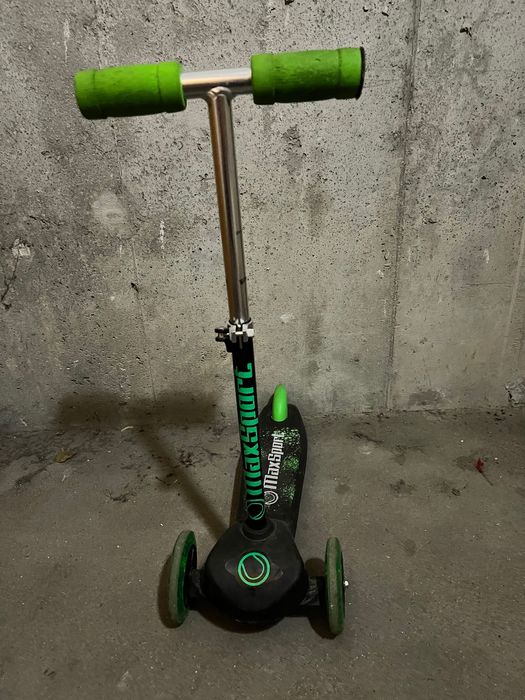 Hulajnoga trójkołowa