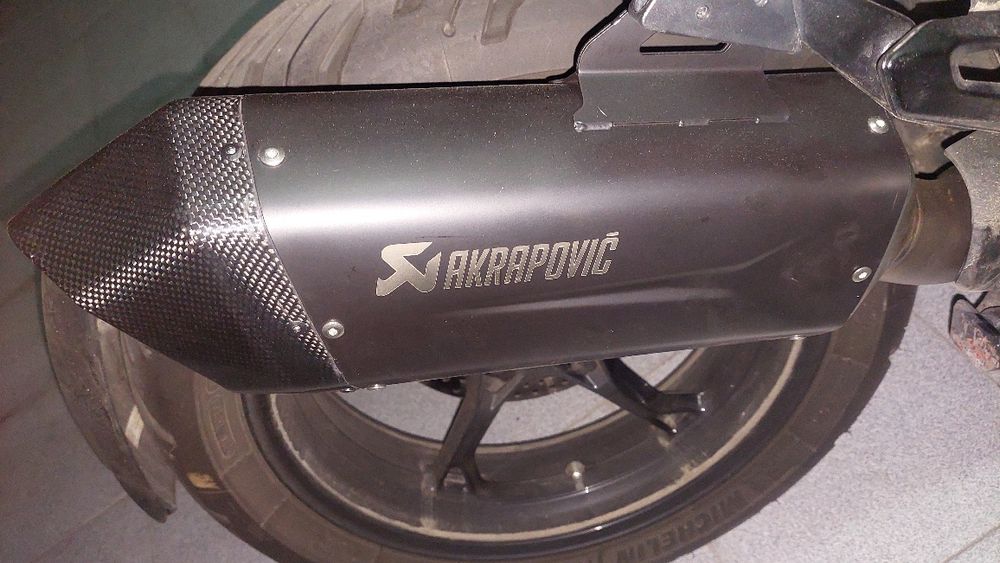 Escape replica Akrapovic BMW R1300GS