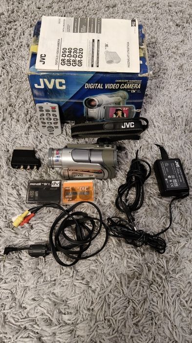 Kamera cyfrowa Mini DV JVC GR-D20E pilot ładowarka przewody