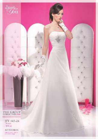 Vestido de noiva com acessórios