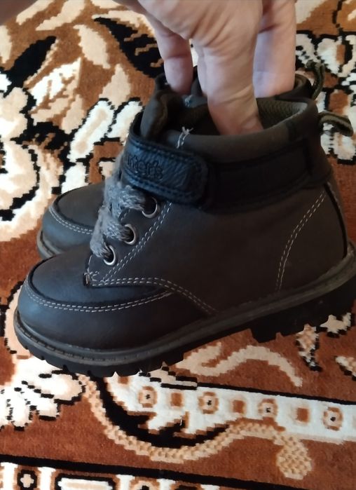 Демісезонні ботиночки фірми carter's