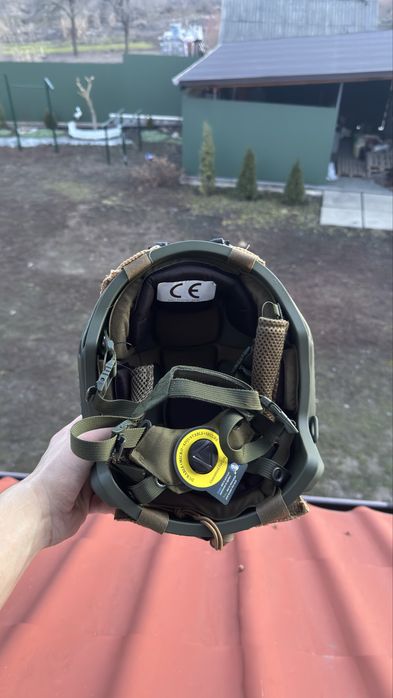 КОМПЛЕКТ Новий шолом каска для активного відпочинку