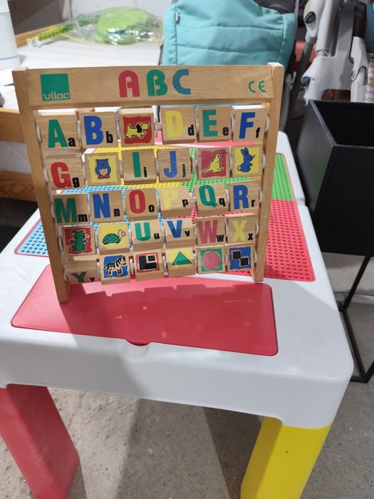 Drewniany alfabet dla dziecka