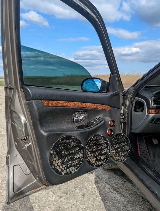 Продам обмен Пежо 406