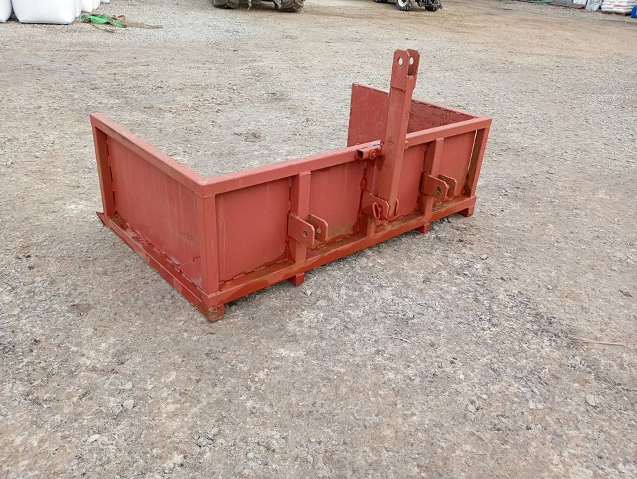 Skrzynia transportowa na TUZ ciągnika