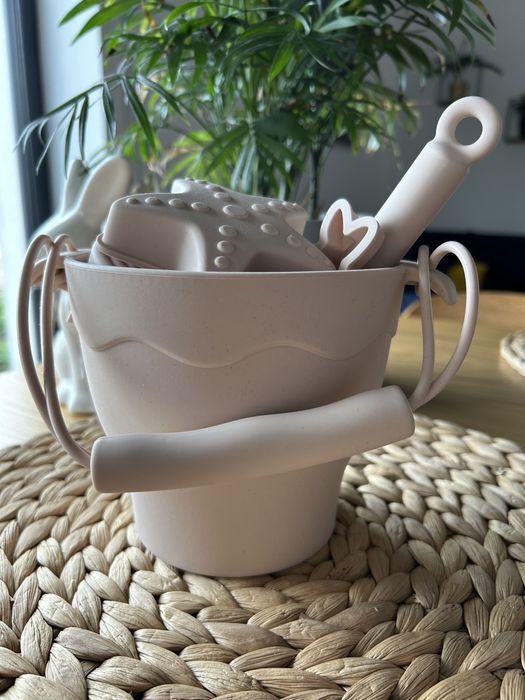 Nowy zestaw silikonowych zabawek do piaskownicy