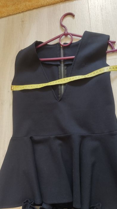 Костюм шкільний для дівчинки.