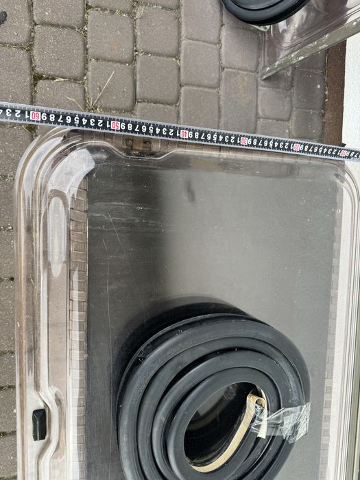 Szyby do przyczepy kempingowej