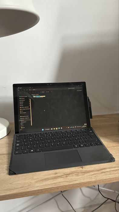 Surface Pro 4 (i5 + 240GB) + Case + Teclado