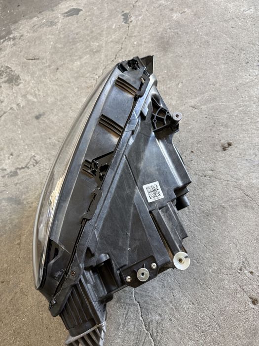 Farol direto e esquerdo mercedes glb w156