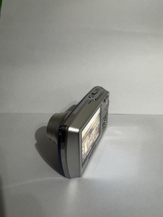 Продам цифровий фотоапарат Olympus mju 760