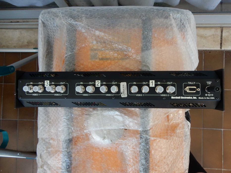 PARA VENDA TRIPLO MONITOR MARSHALL V-R43P