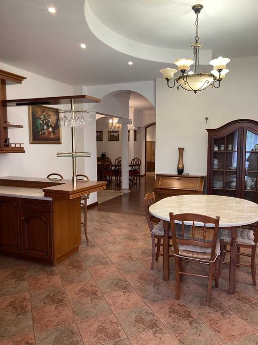 Продажа! классная 4комнатная паркоместо Центр Старокозацкая Парк Глобы