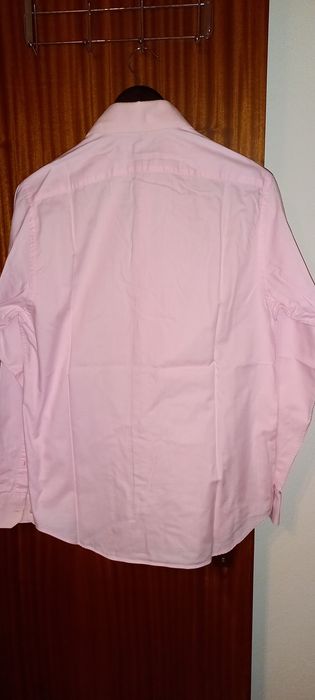 3 camisas em tons de rosa clássicas e slim