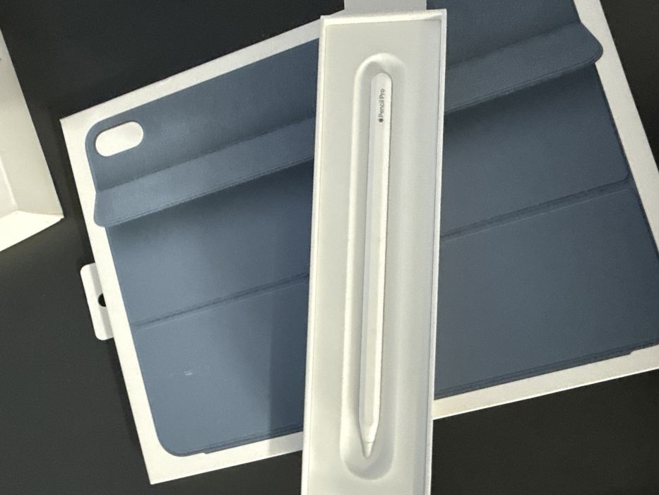 iPad AIR 2025 128GB + apple pencil + etui Smart Folio  (Jak nowy)
