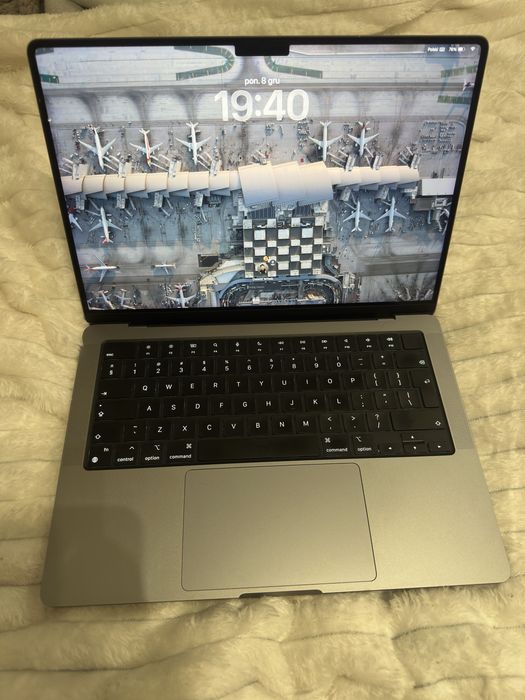 Sprzedam MacBook Pro M3 512 GB 16GB RAM - Jak nowy