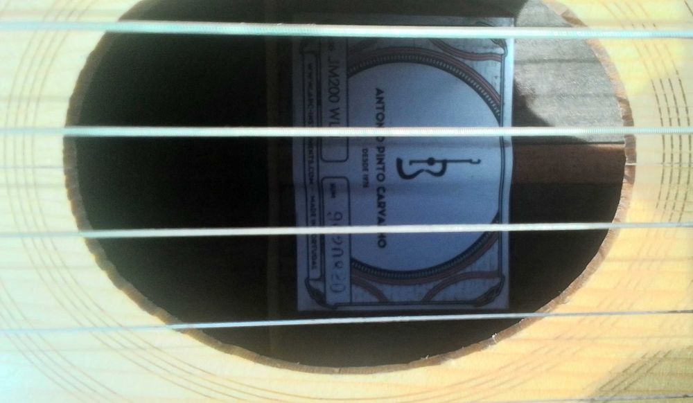 Muito boa guitarra tipo jazz gipsy Conceição E Estoi • OLX.pt